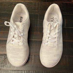 NOBULL shoes, color white, US size 6 for women, US size 4.5 for men